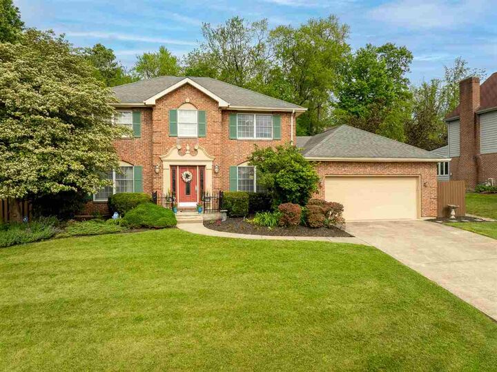 Property Photo:  915 Canterbury Trail  IN 47374 