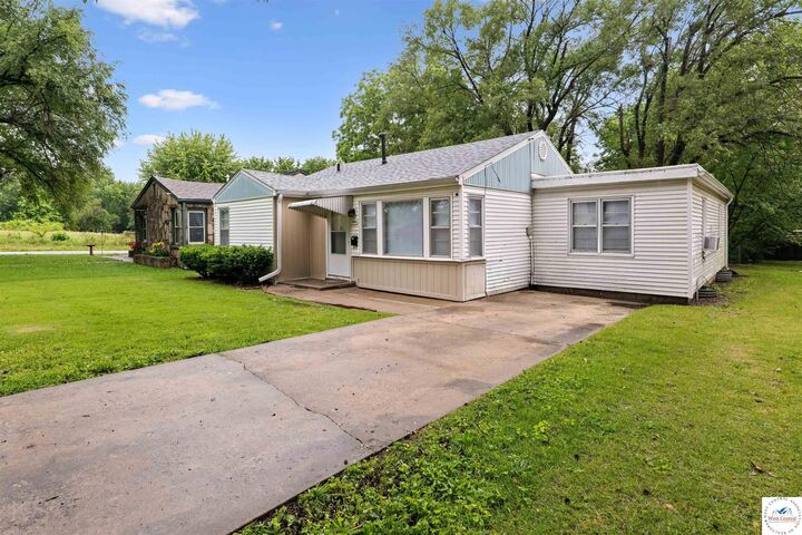 Property Photo: 1844 S Beacon MO 65301