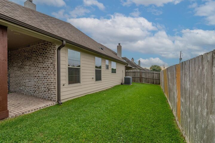 Property Photo:  2 Cottage Grove  TX 77713 