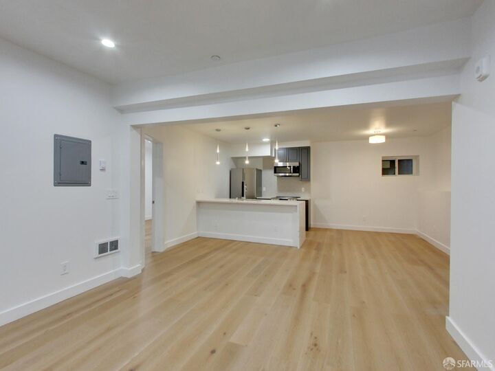 Property Photo:  840 Greenwich Street  CA 94133 