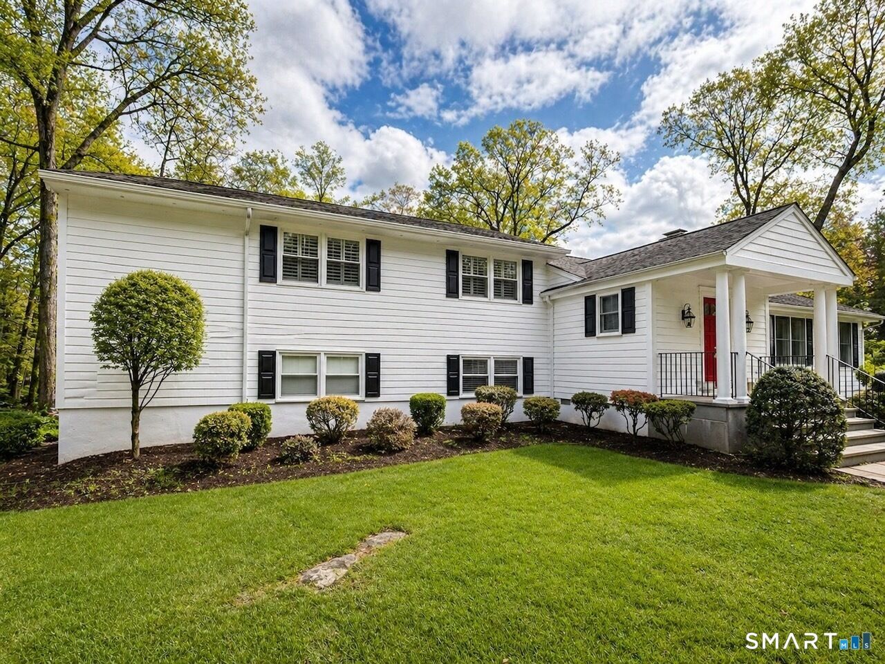 Property Photo:  11 Twin Circle Drive  CT 06880 