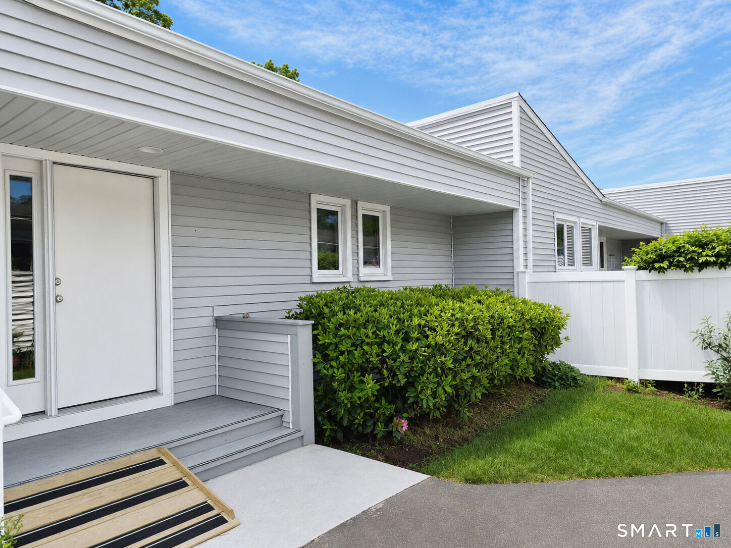 Property Photo: 2 Stratton Way 2 CT 06405