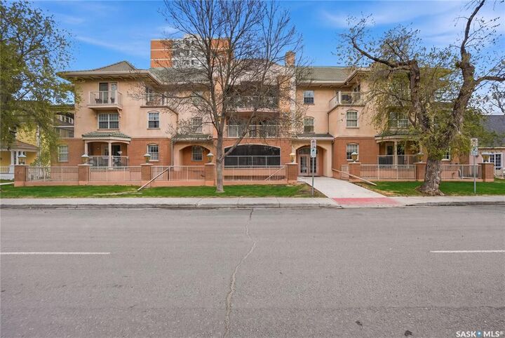 Property Photo: 2315 Cornwall Street 206 SK S4P 2L4