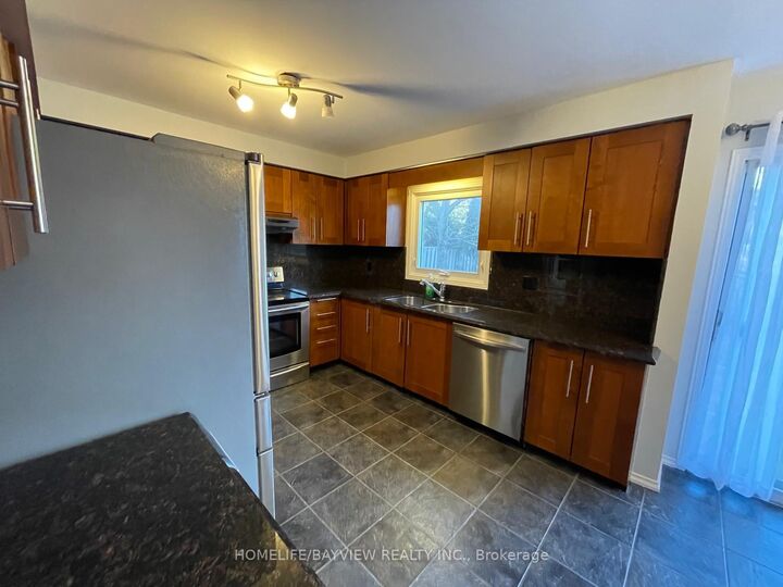 Property Photo: 128 Heathwood Heights Drive ON L4G 4W1