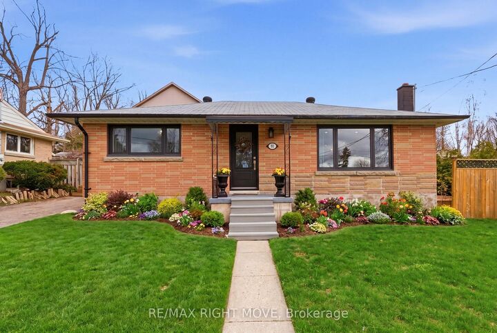 84 Brant Street W — photo 1