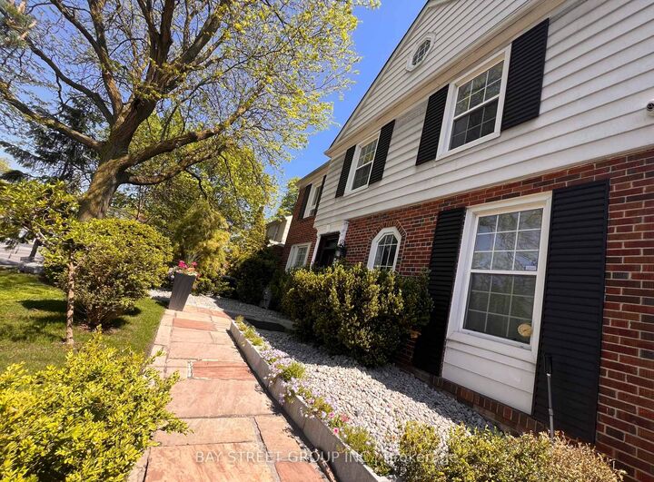 Property Photo: 277 Lawrence Avenue E ON M4N 1T6