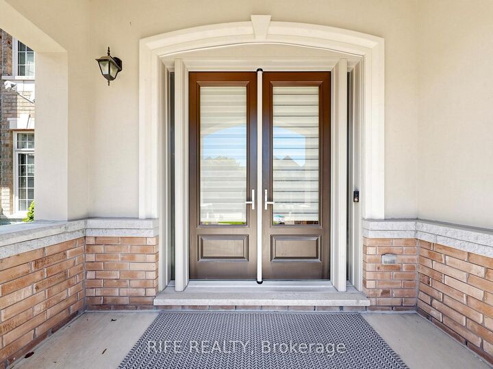Property Photo: 18 Rossini Drive ON L4E 0R5
