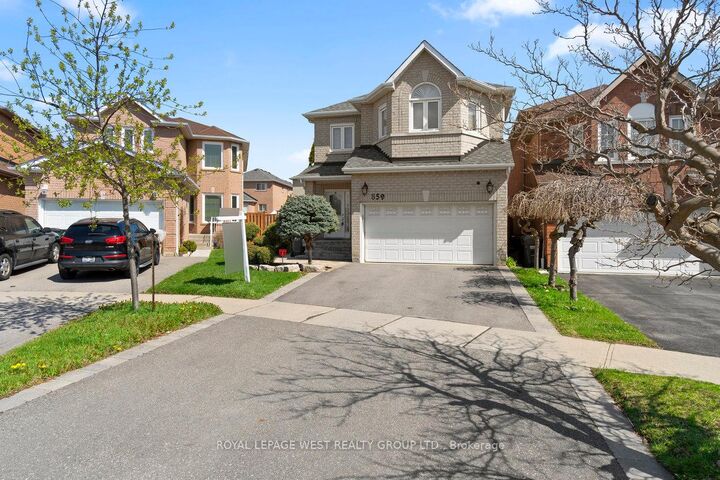 859 Mays Crescent — photo 1