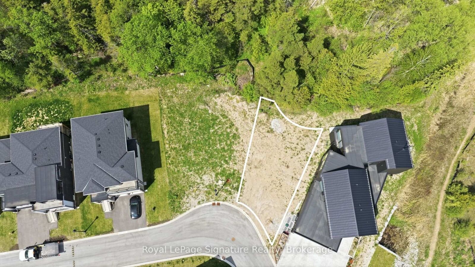 Property Photo:  118 Sebastian Street  ON N0H 1J0 