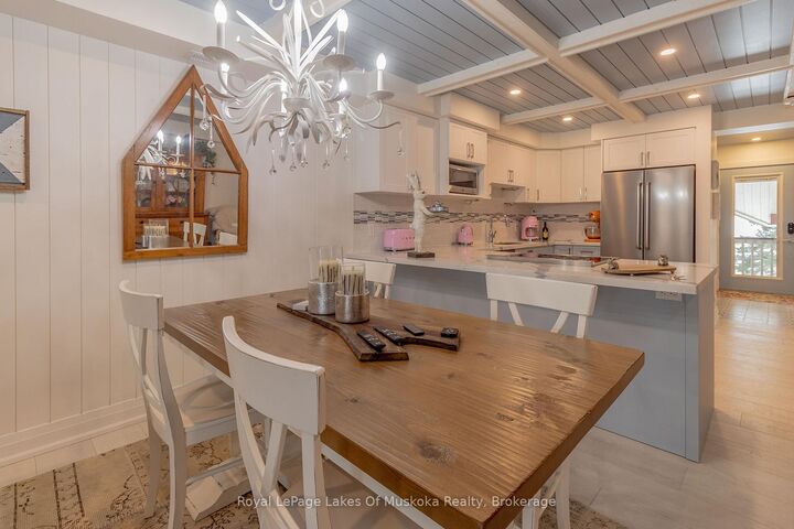Property Photo: 10 Coveside Drive 208 ON P1H 1C3