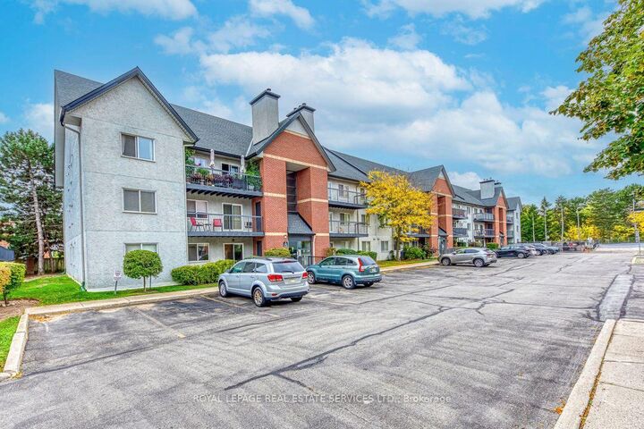 Property Photo:  1450 Glen Abbey Gate 911  ON L6M 2V7 