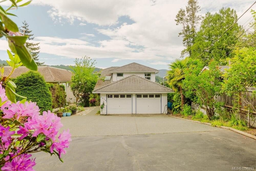 Property Photo: 7014 Brentwood Dr BC V8M 1B4
