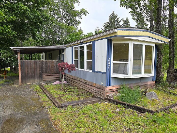 Property Photo:  2831 Burde St #3  BC V9Y 7M4 