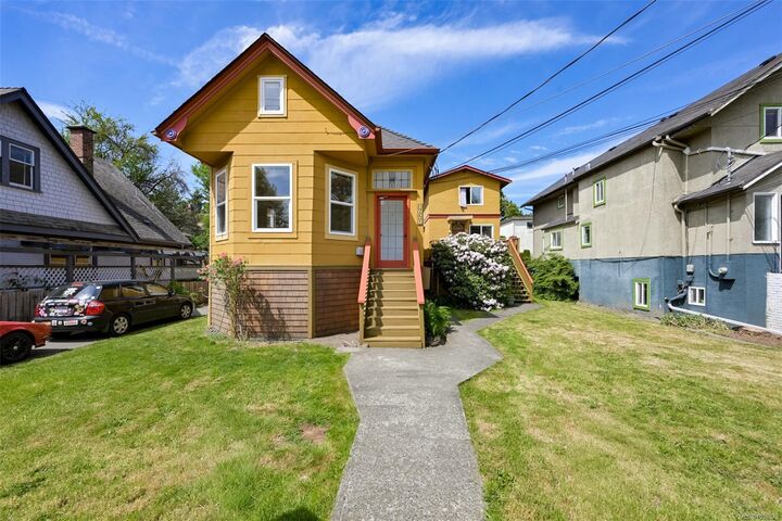 Property Photo: 1620 Camosun St BC V8T 3E6