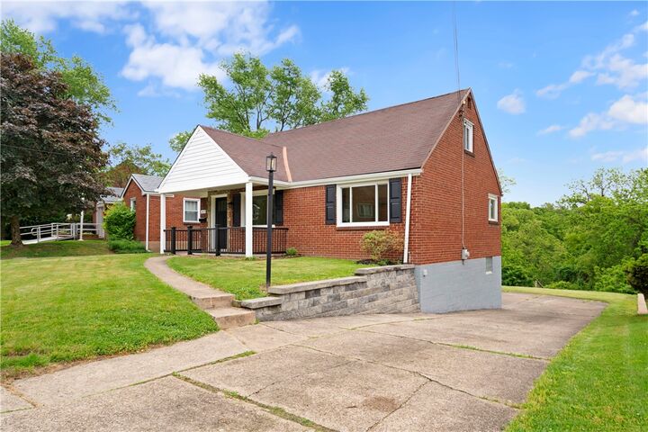 Property Photo: 1417 Jefferson Heights Rd PA 15235
