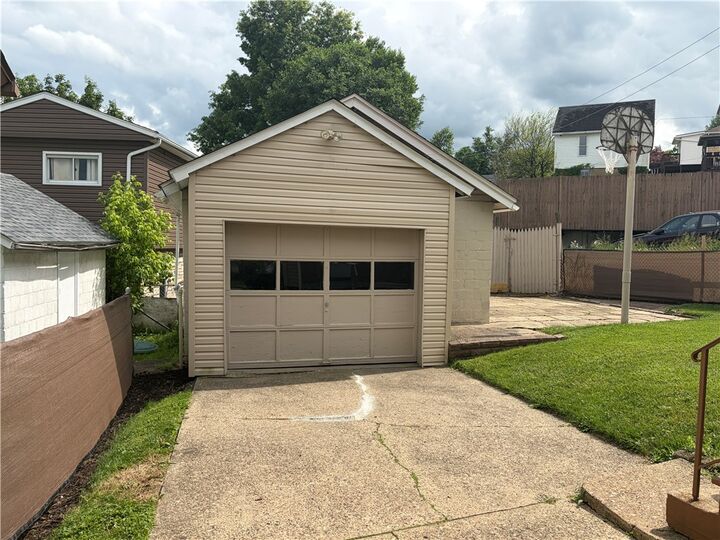 Property Photo: 1041 4th Street PA 15063