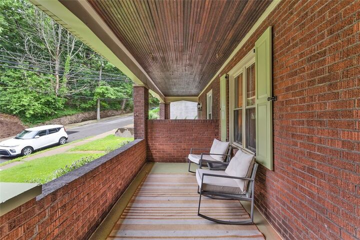 Property Photo:  2002 Lacrosse St  PA 15218 
