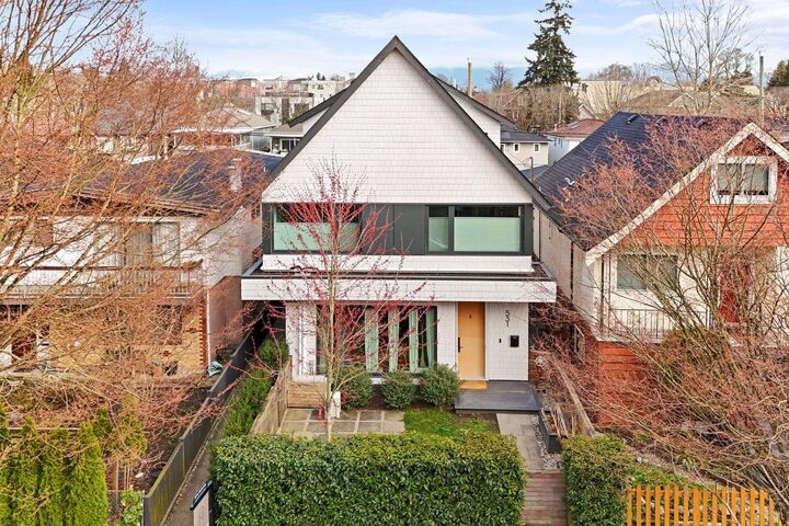 Property Photo: 529 E 17th Avenue BC V5V 1B4
