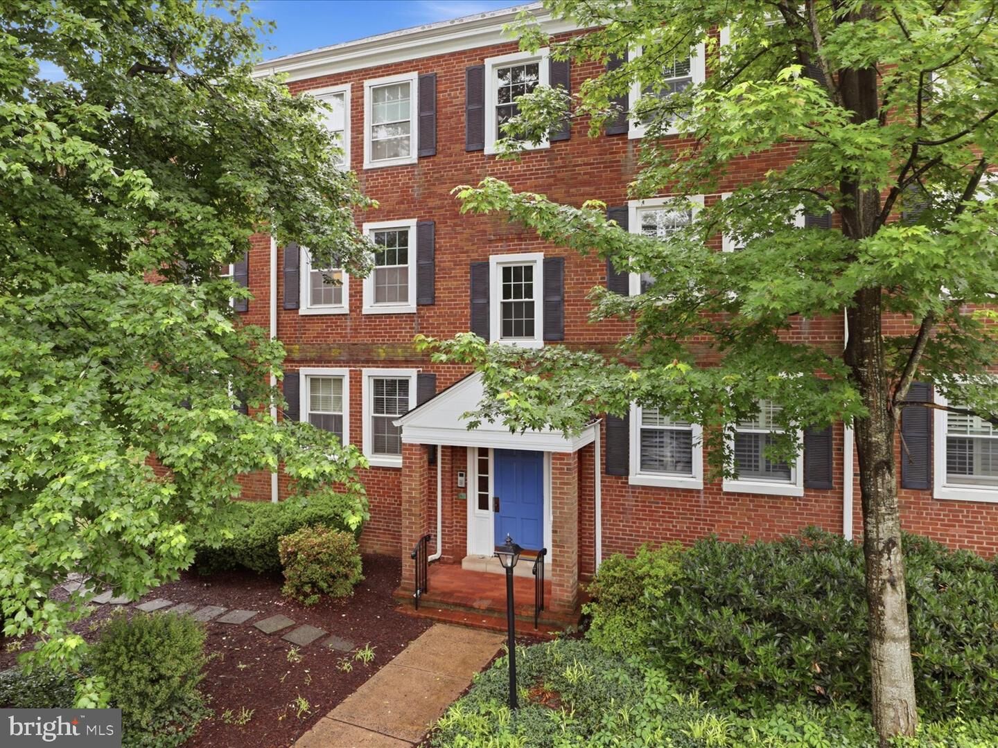 Property Photo: 2832 S Abingdon Street B1 VA 22206