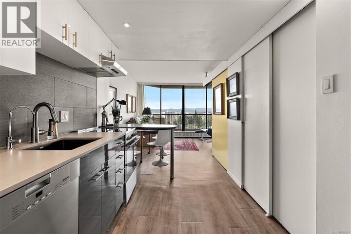 Property Photo: 620 Toronto Street 1503 BC V8V 1P7