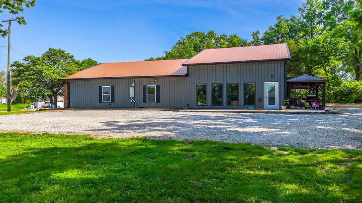 Property Photo:  1821 N Jefferson St  MO 65265 