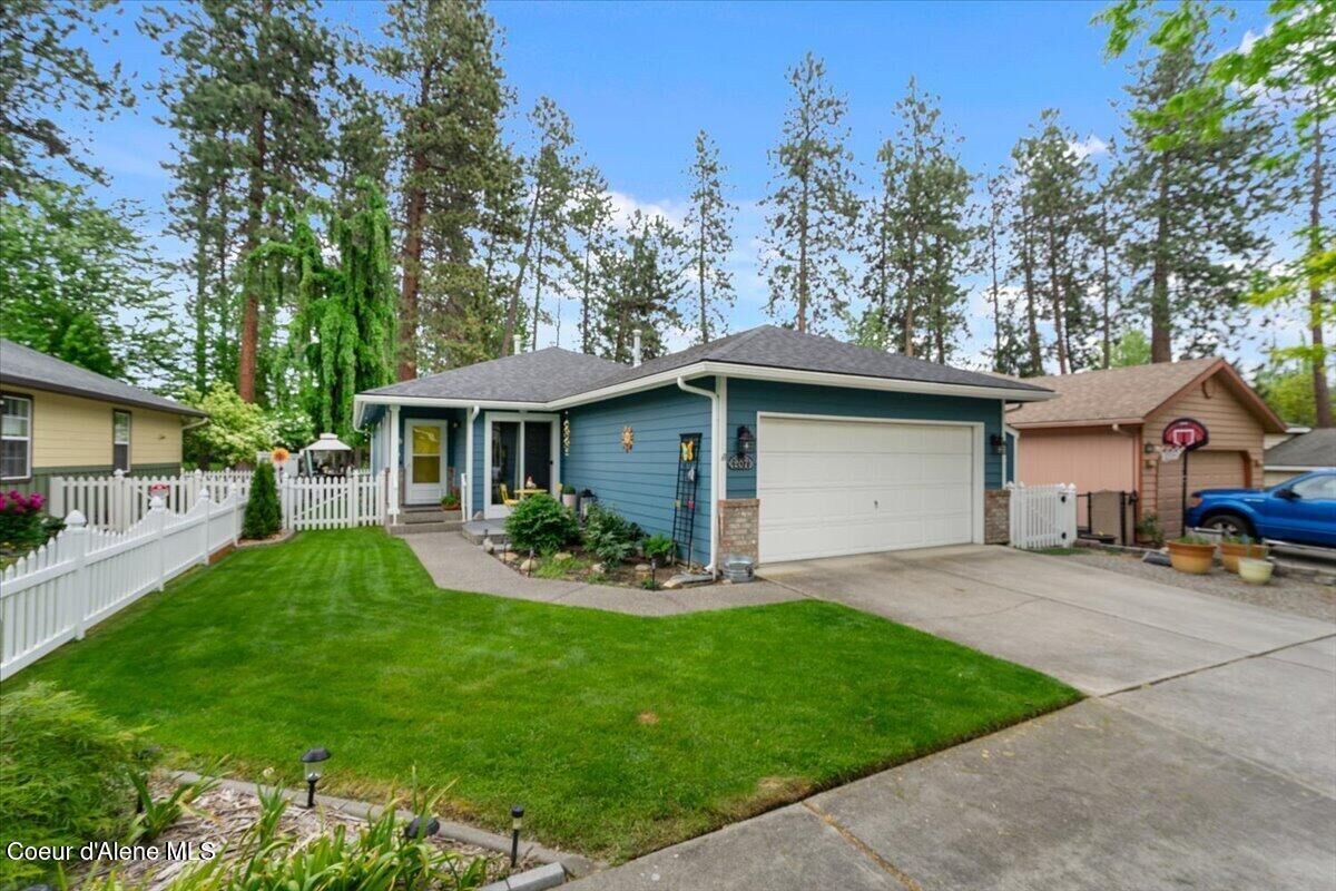 Property Photo:  207 S Harbor Park Ct  ID 83854 