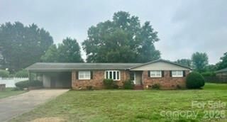 Property Photo: 704 Maynard Street NC 28152