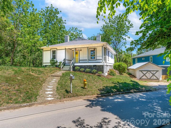 Property Photo:  125 Edwards Avenue  NC 28778 
