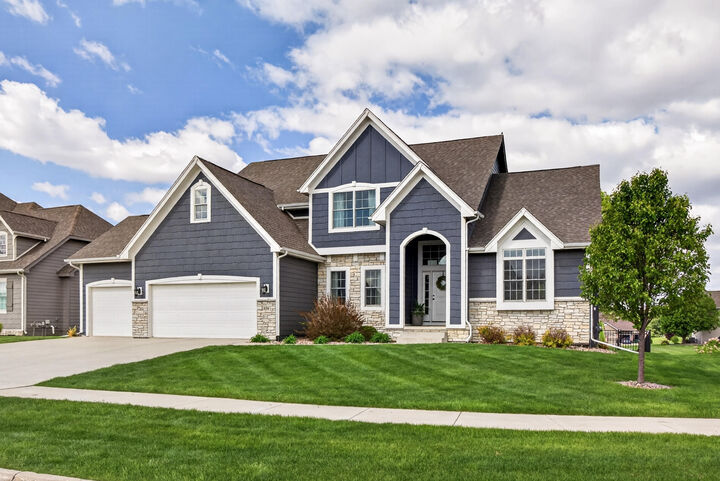 Property Photo: 506 SW Driftwood Court IA 50023