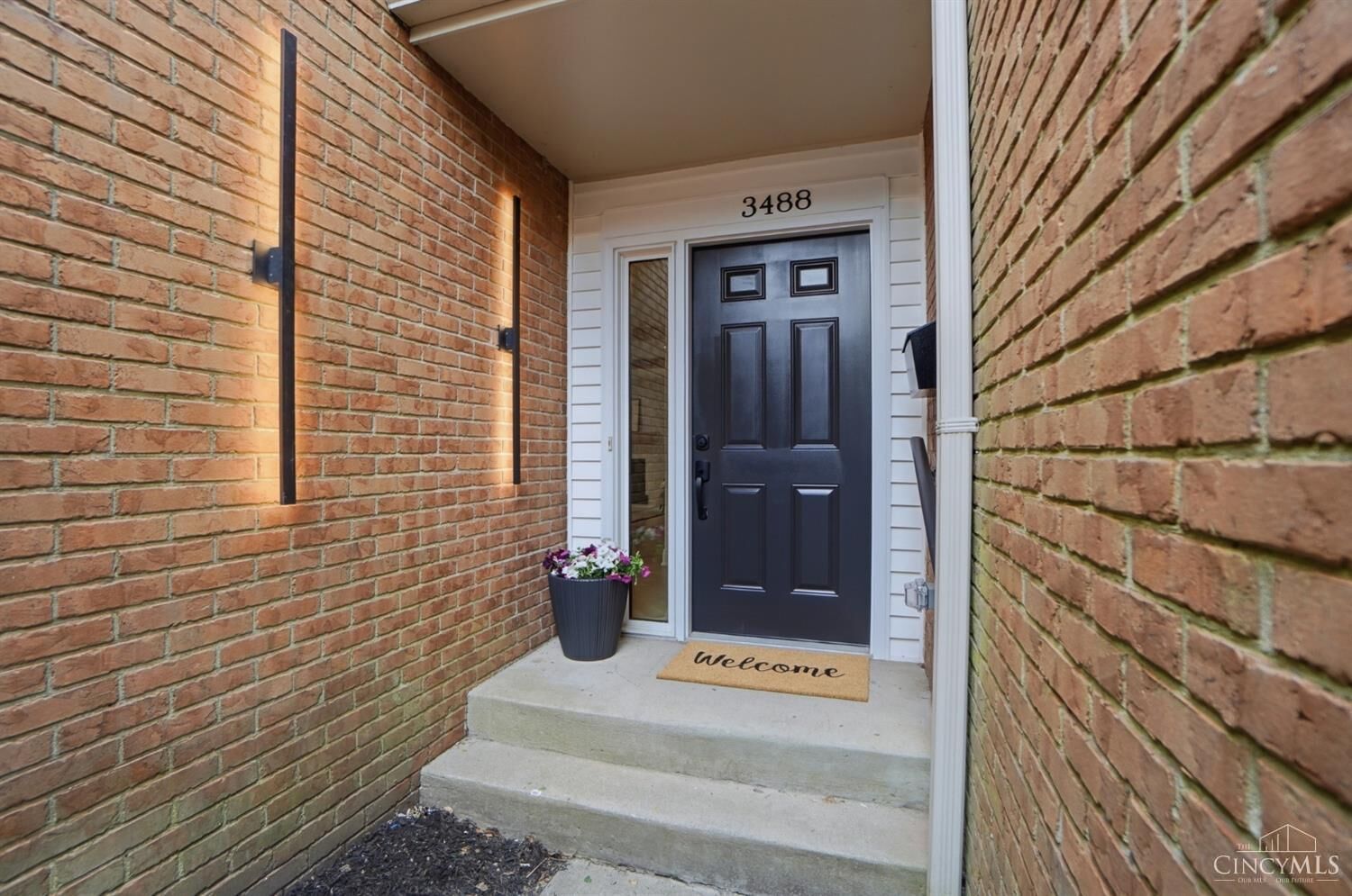 Property Photo:  3488 Forestoak Court  OH 45208 