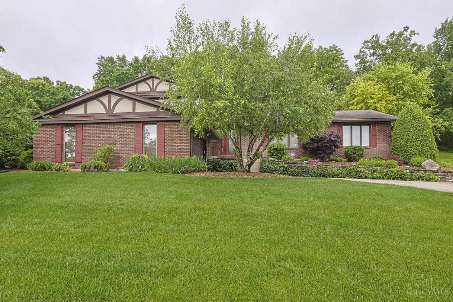 Property Photo:  19 Lora Lane  OH 45013 