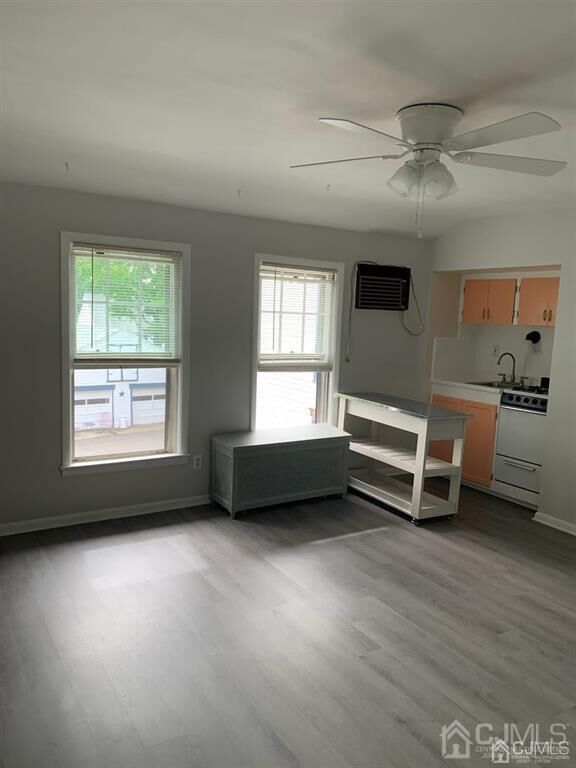Property Photo:  76 S Adelaide Avenue 7  NJ 08904 