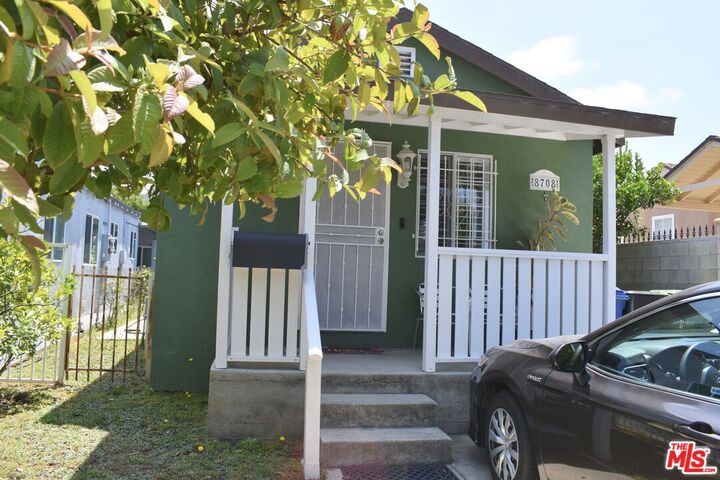 Property Photo: 8708 Cadillac Ave CA 90034