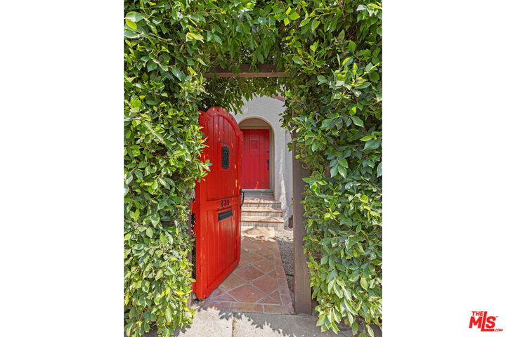 Property Photo:  830 Robinson St  CA 90026 