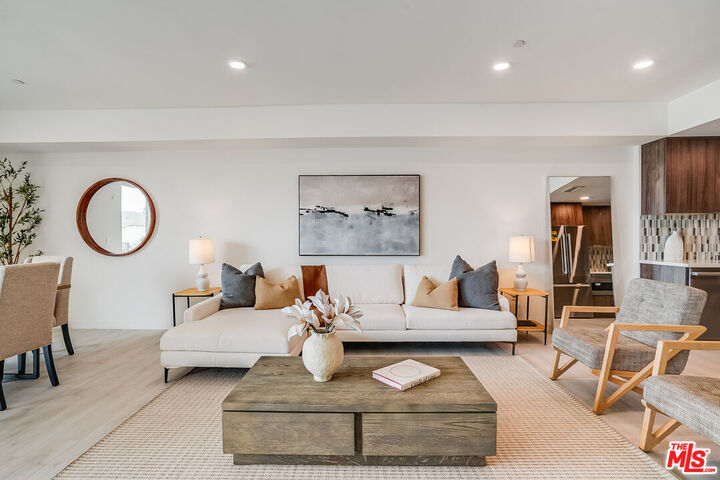 Property Photo:  1021 S Shenandoah St  CA 90035 