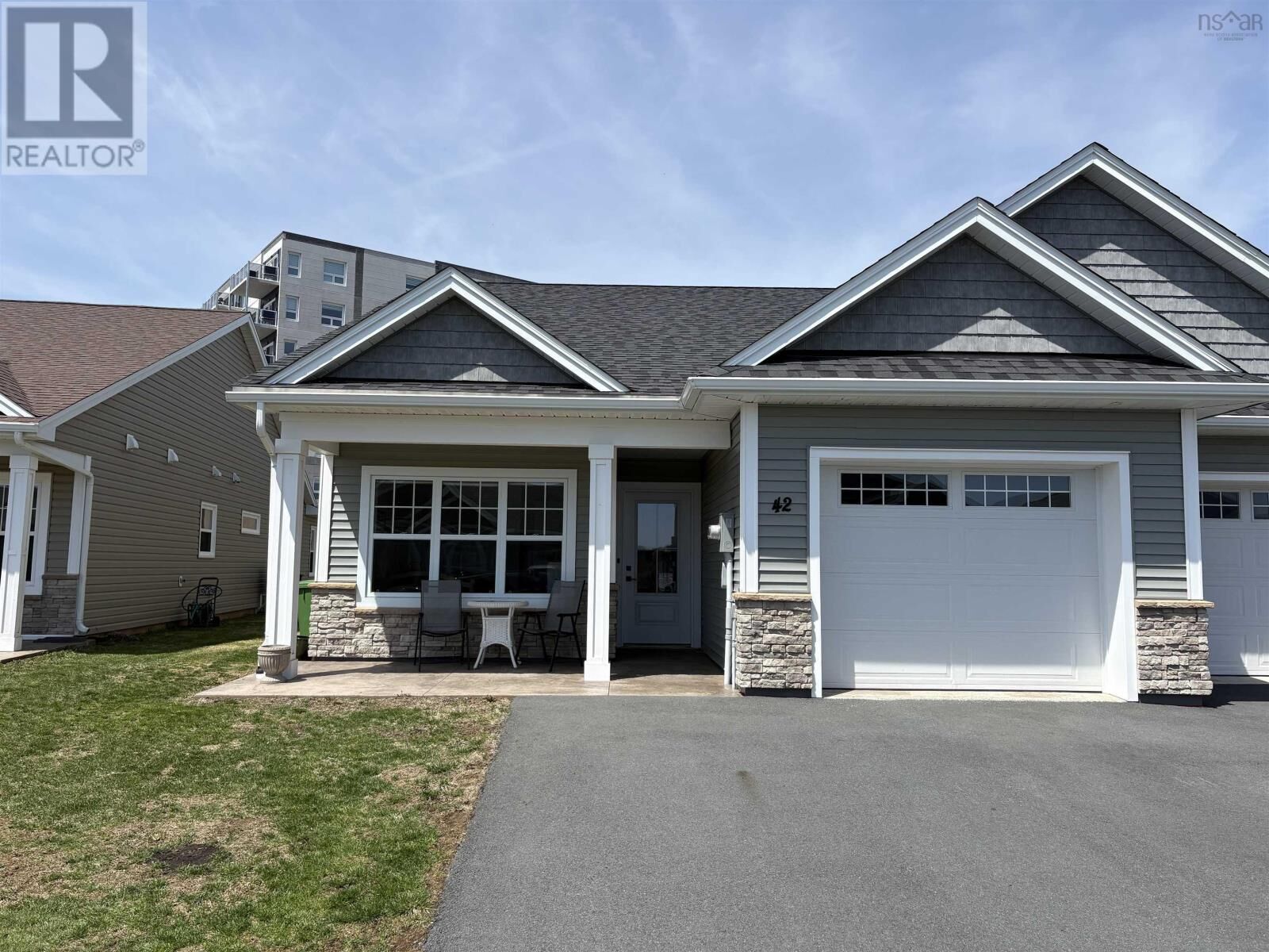Property Photo:  42 Elizabeth Avenue  NS B0N 2T0 