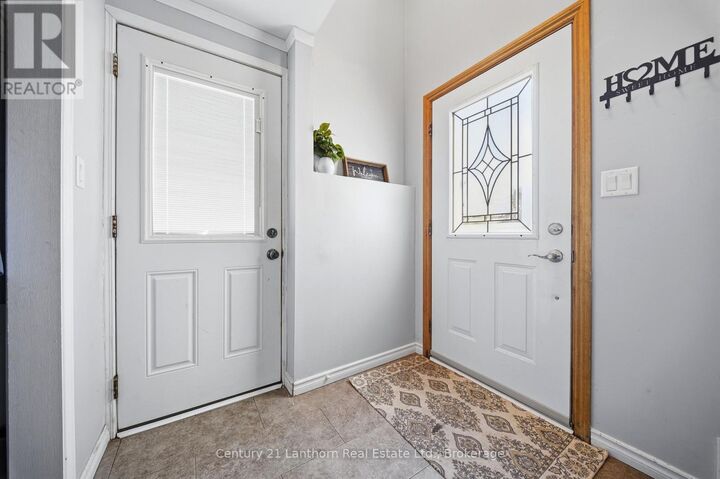 Property Photo: 38 Alfred Street ON K8V 2B1