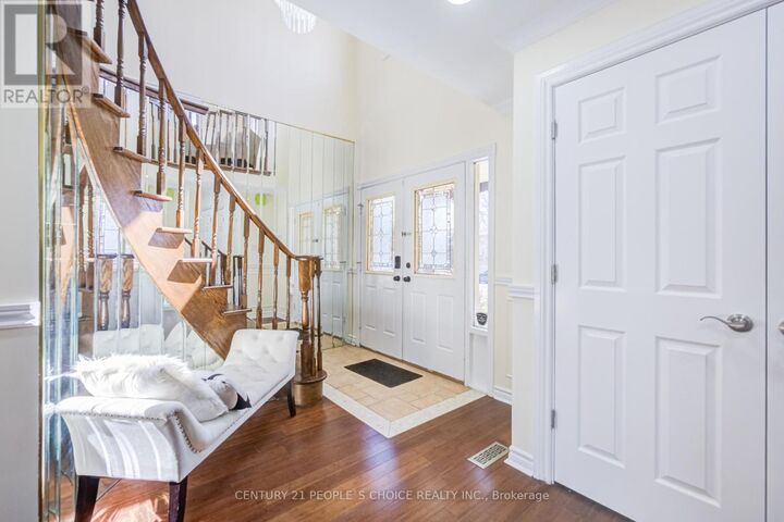 Property Photo:  21 Dagwell Crescent  ON L1T 3M8 