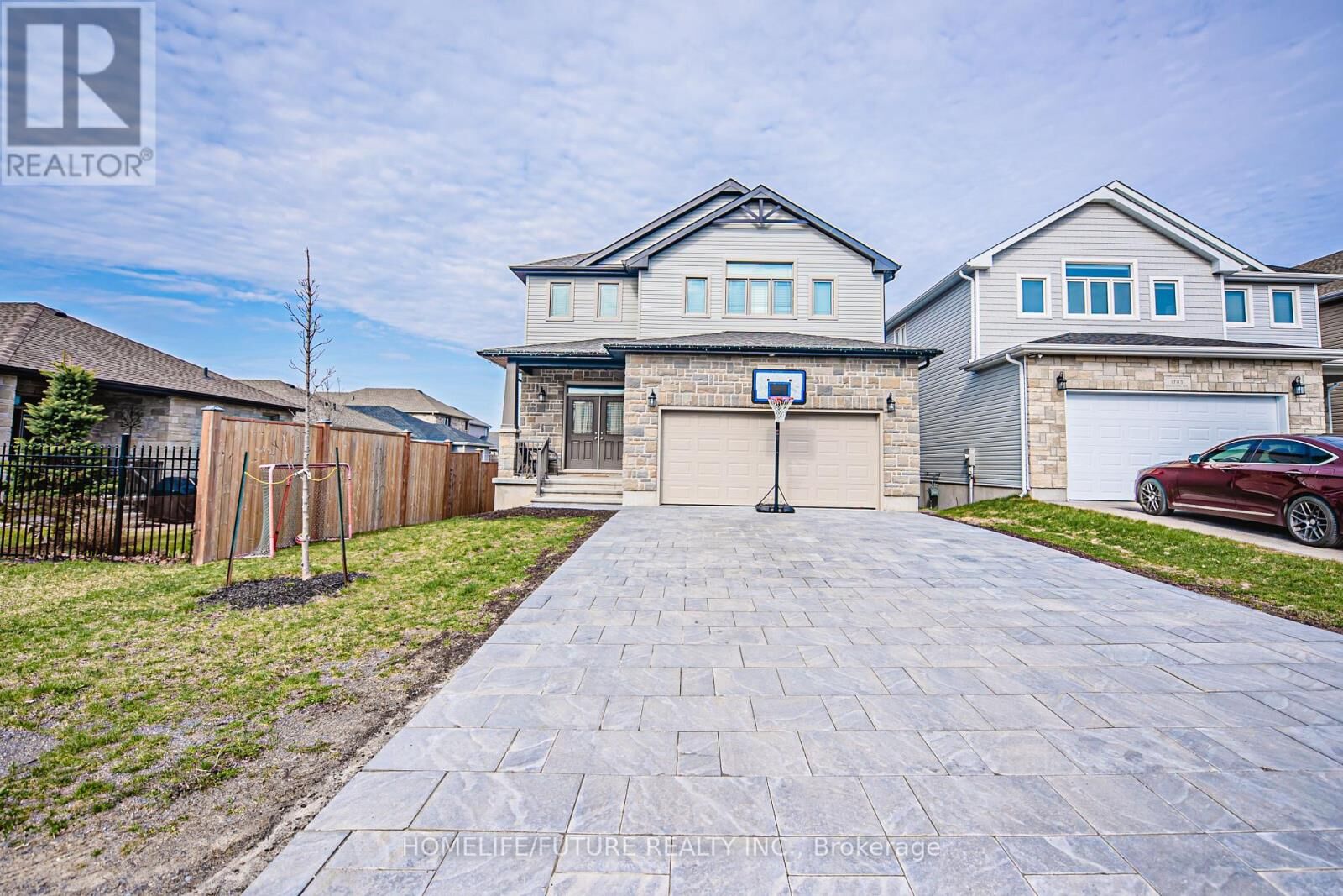 Property Photo: 1701 Executive Avenue ON K7P 0L9