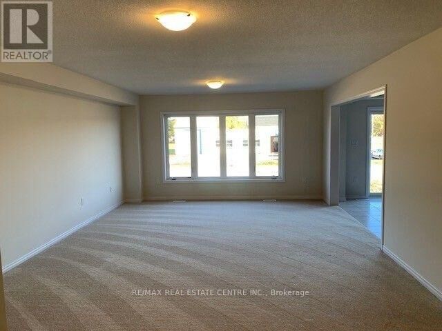 Property Photo: 10 Esther Crescent ON L3B 5N5