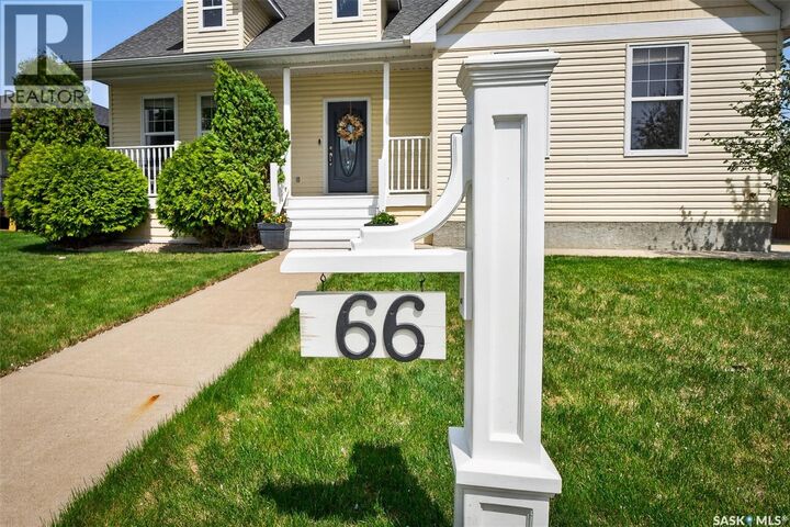 Property Photo:  66 Everton Crescent  SK S6K 0A3 