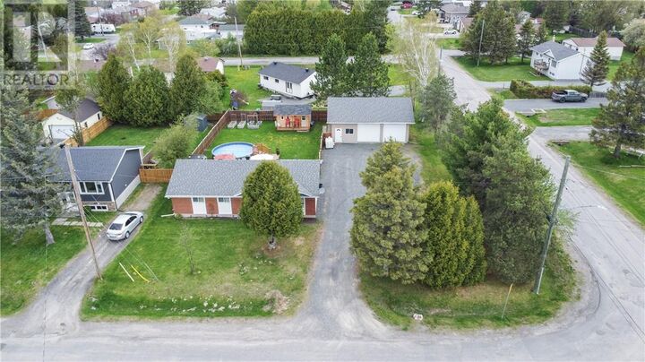 Property Photo:  1688 Harry Street  ON P3N 1J3 