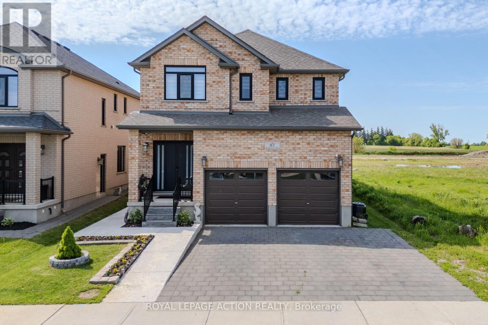 Property Photo: 87 Grandville Circle ON N3L 0J5