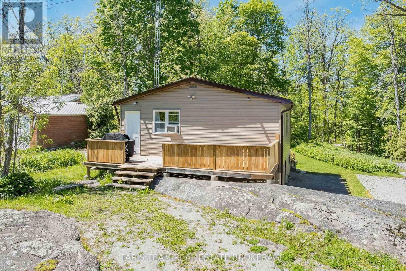 Property Photo: 62 Forest Harbour Parkway ON L0K 1E0
