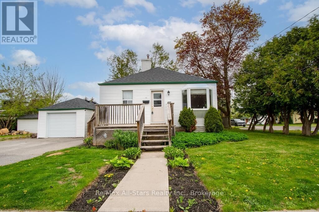 Property Photo: 32 Adelaide Street South ON K9V 3J7