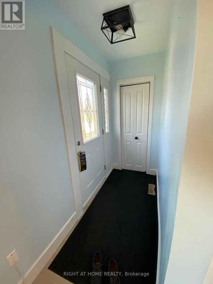 Property Photo: 112 Walter Avenue Main ON L3Y 2T6