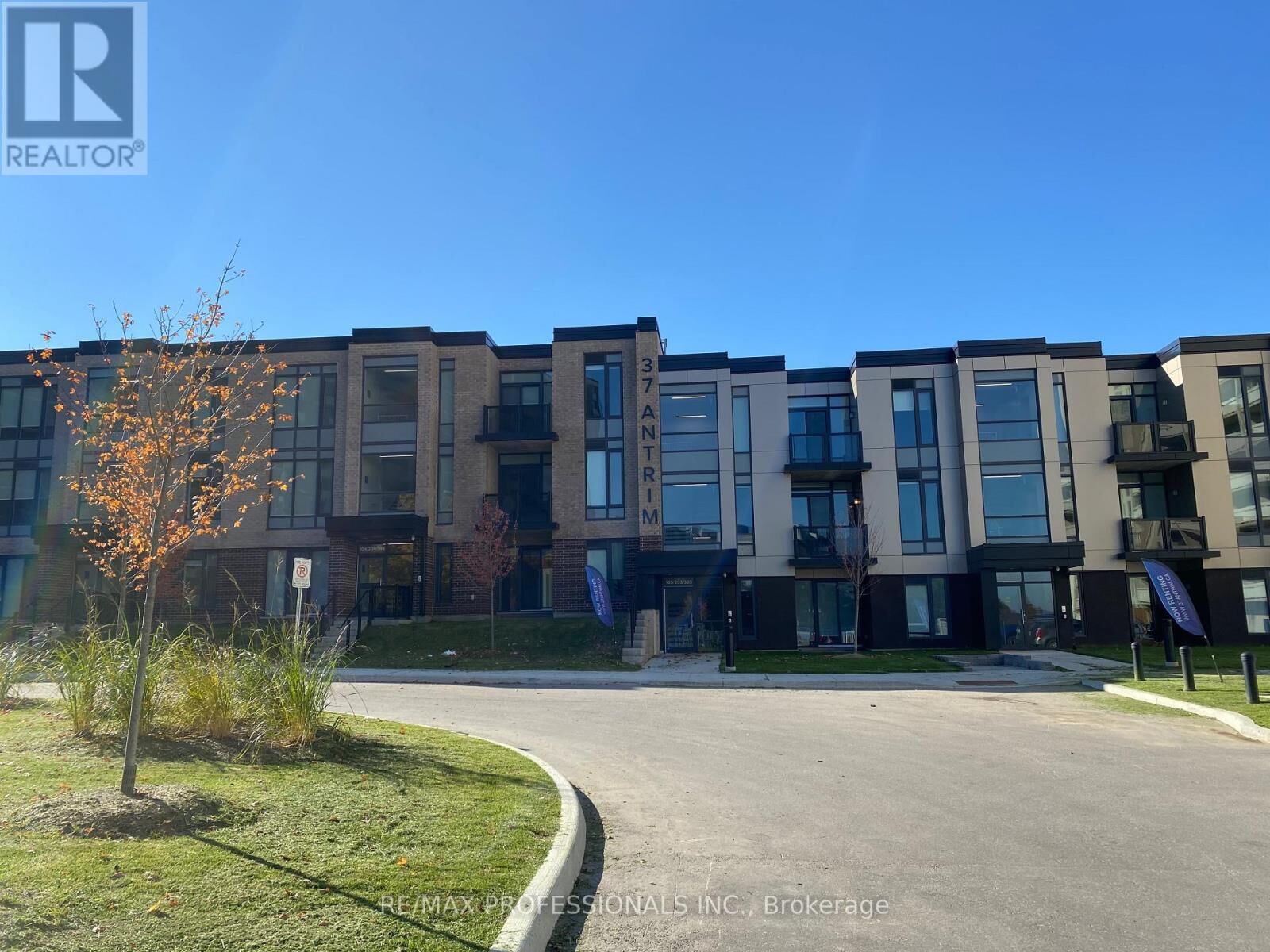 Property Photo: 37 Antrim Crescent 305 ON M1P 0E8