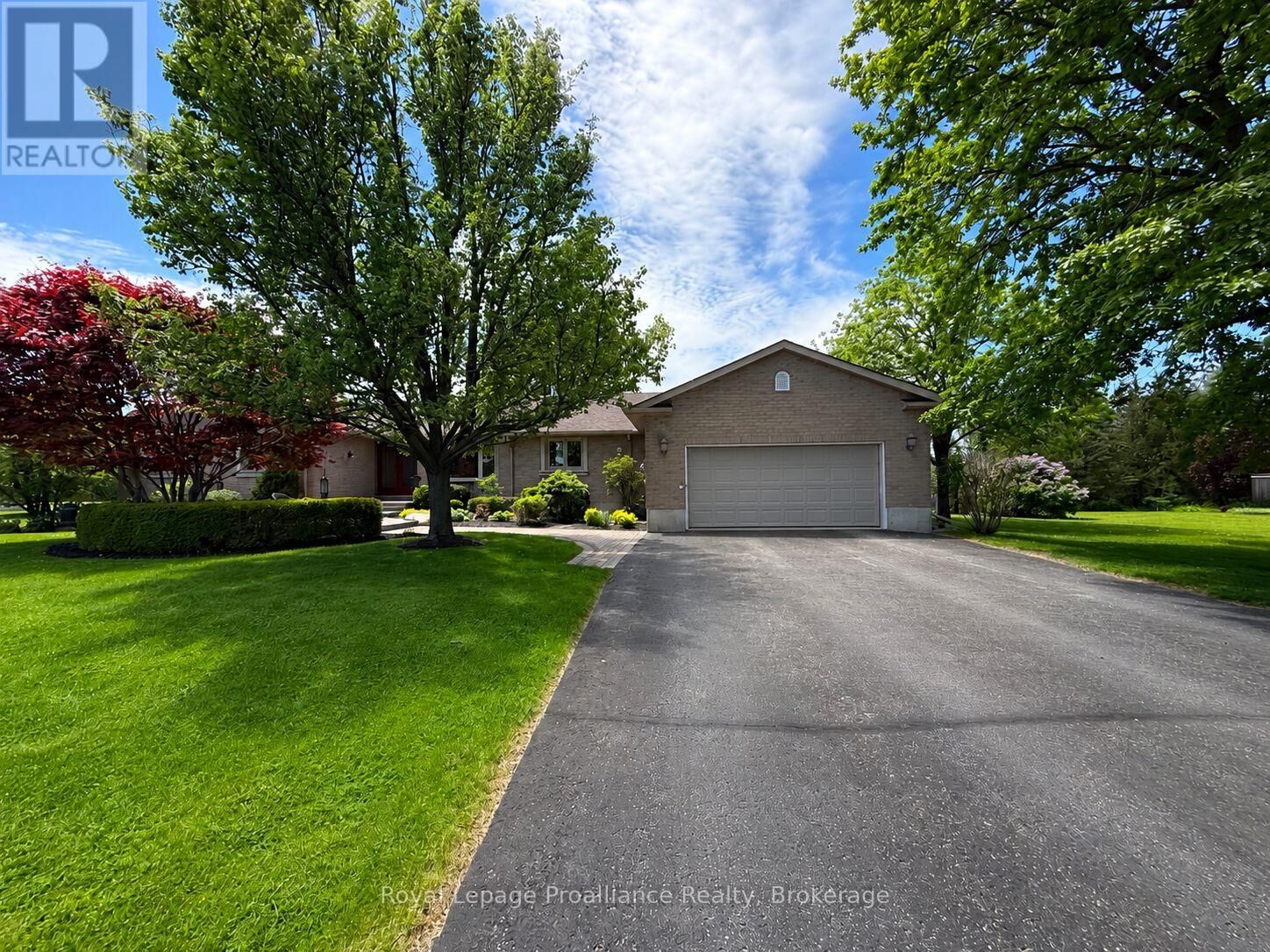 Property Photo:  100 Bay Breeze Street  ON K8N 0L4 