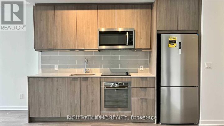 Property Photo:  38 Forest Manor Road 412  ON M2J 1M1 