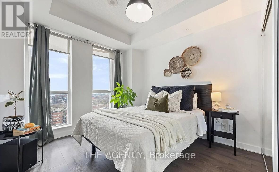 Property Photo:  55 Regent Park Boulevard 2004  ON M5A 3H6 